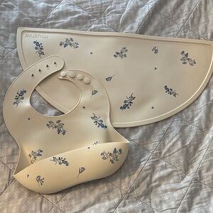 Mushie Floral Silicone Bib and Placemat Set